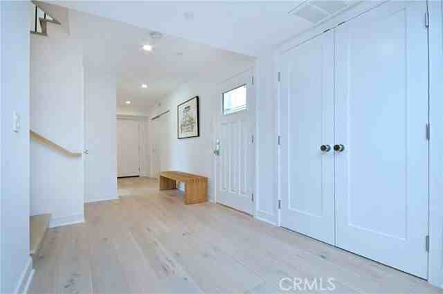 4641 Cahuenga Blvd - Photo 7 of 8
