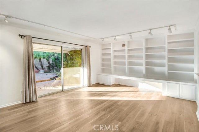 8631 Santa Susana Pl - Photo 7 of 8