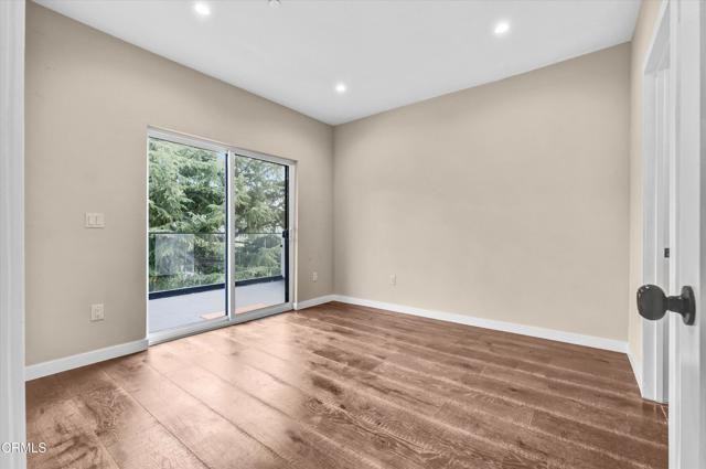 3933 Glenalbyn Dr - Photo 2 of 8