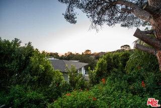 645 Walther Way - Photo 4 of 8