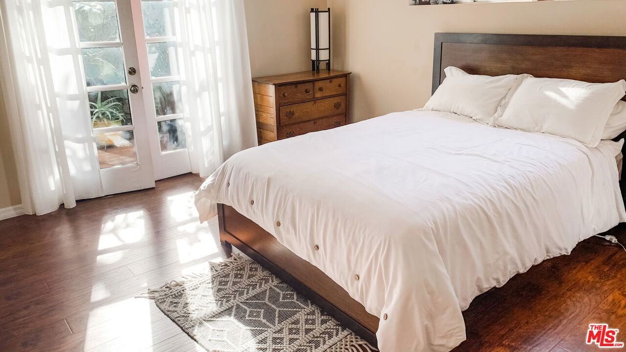 1975 S Crescent Heights Blvd - Photo 4 of 8