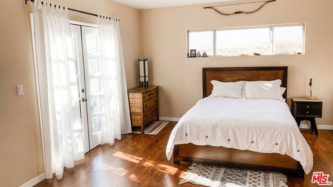 1975 S Crescent Heights Blvd - Photo 5 of 8