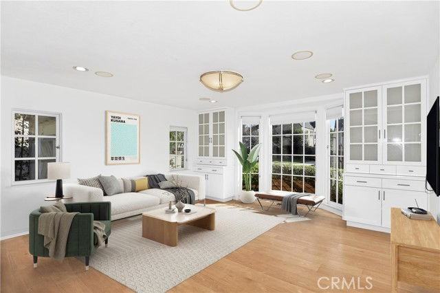 6211 Warner Dr - Photo 3 of 5