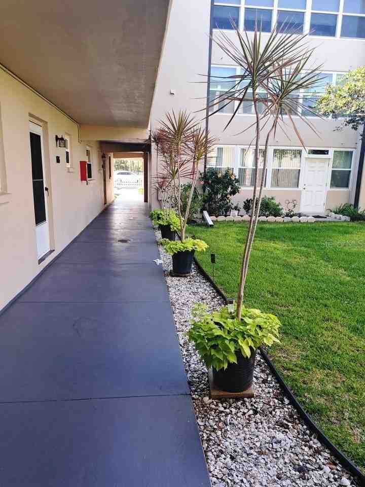 9940 47th Ave N #320 - Photo 2 of 23