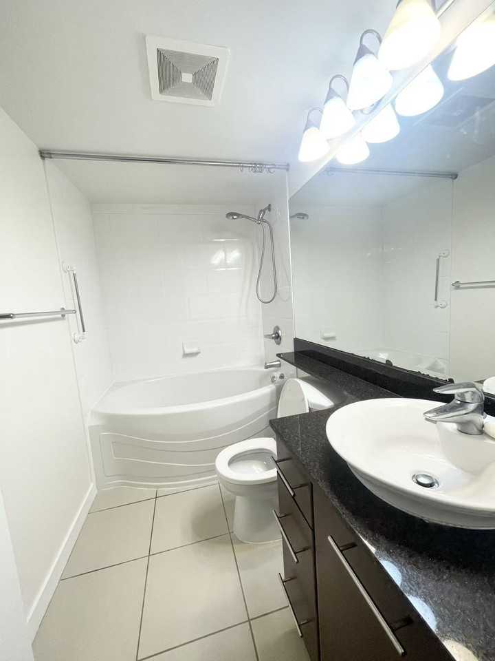 1608-7831 Westminster Highway - Photo 7 of 11