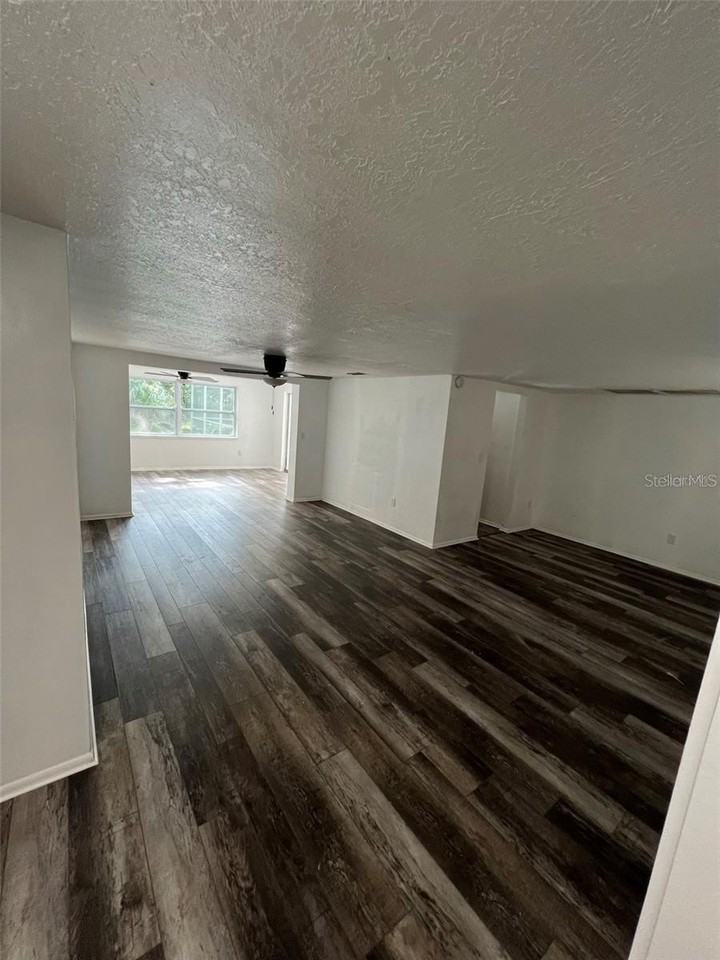 8206 Clover Hill Loop - Photo 2 of 20