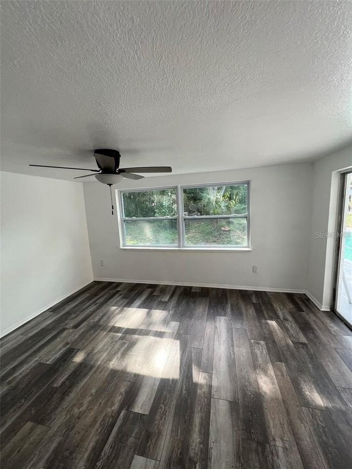 8206 Clover Hill Loop - Photo 7 of 20