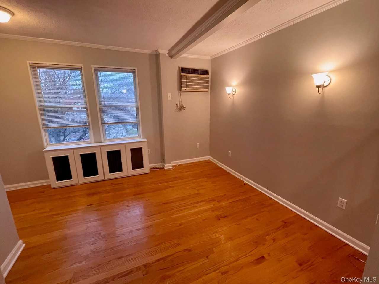 315 Vincent Ave Apt 2 #2 - Photo 5 of 14