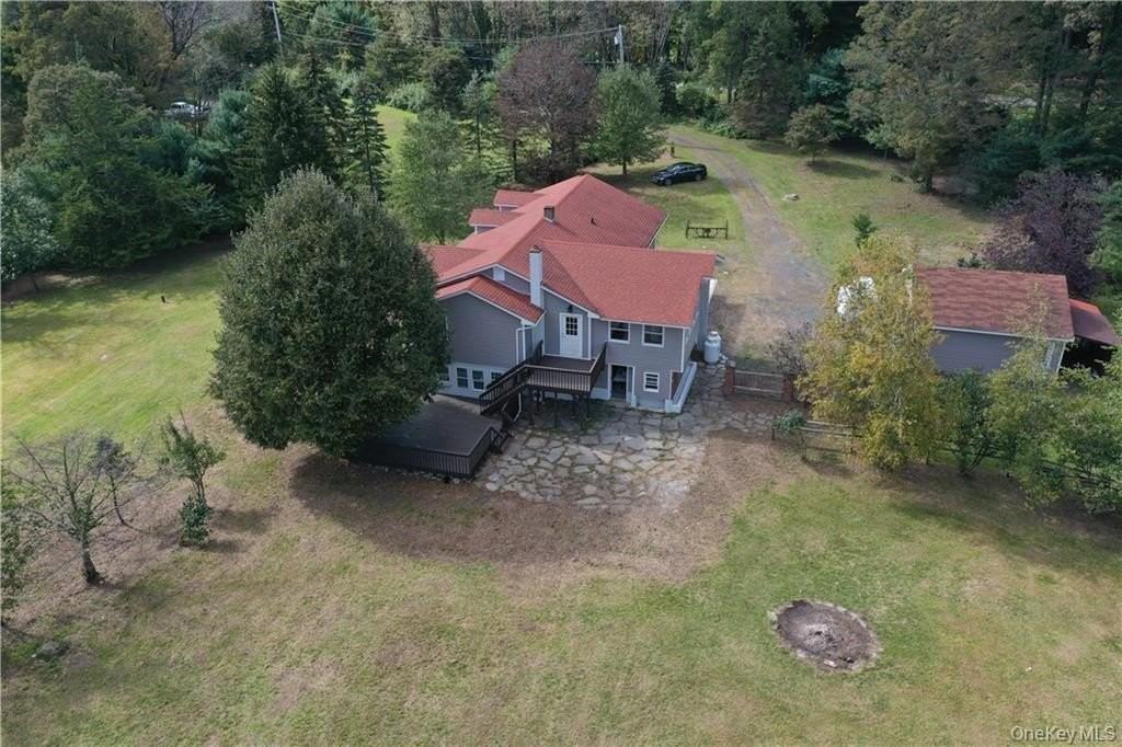 118 Booth Rd - Photo 5 of 34