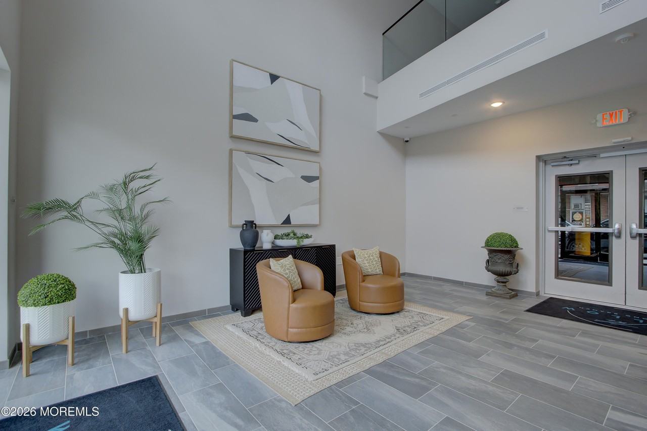 258 Morris Ave Ph 502a - Photo 4 of 25