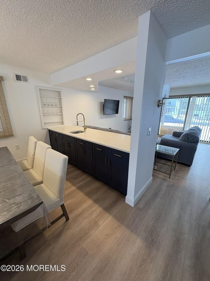 17 Brown Ave Unit B #B - Photo 3 of 14