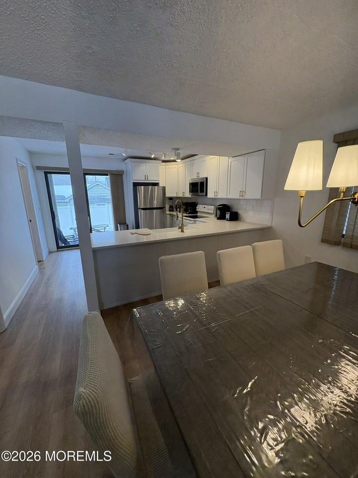 17 Brown Ave Unit B #B - Photo 4 of 14