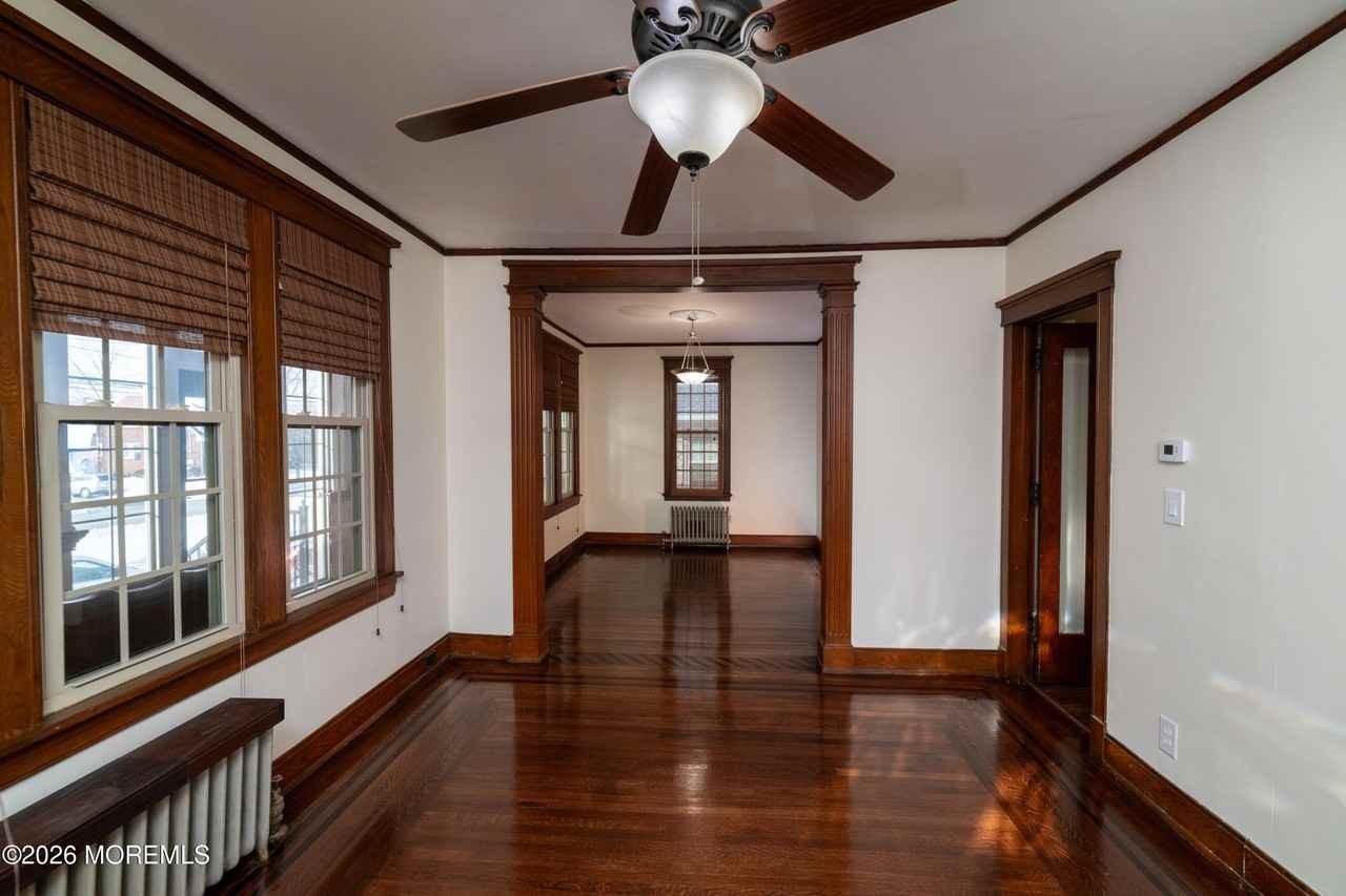 684 Amboy Ave - Photo 7 of 18