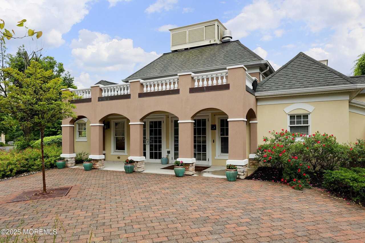 2211 Xanadu Ln - Photo 3 of 35