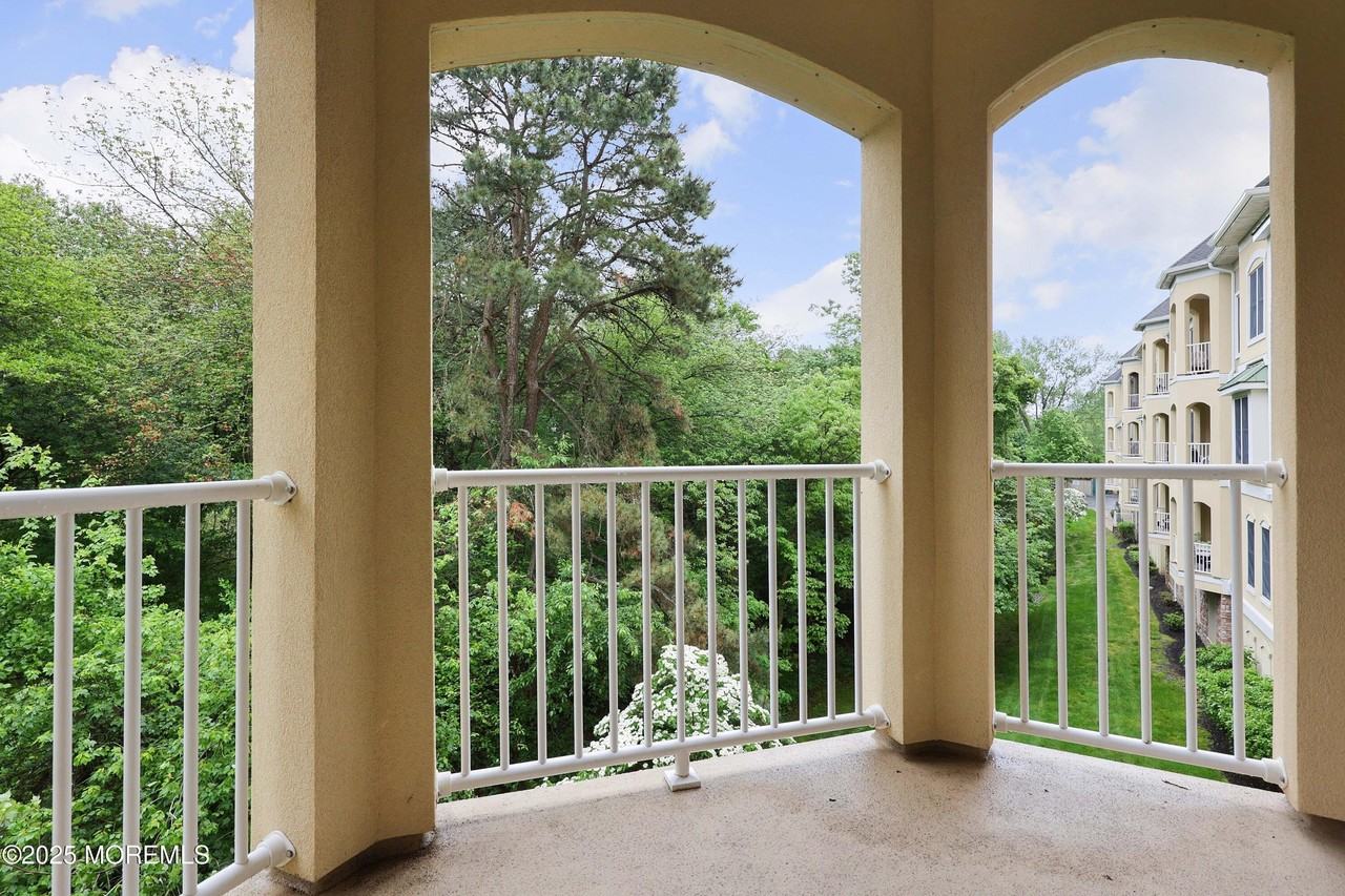 2211 Xanadu Ln - Photo 5 of 35