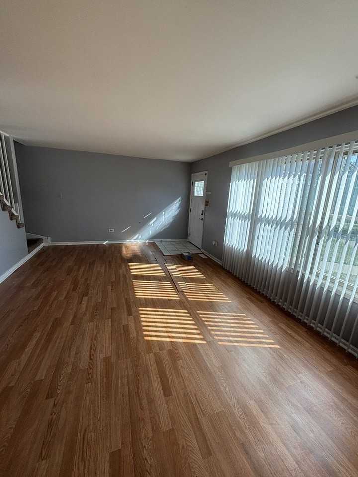 8028 S Kingston Ave - Photo 3 of 8