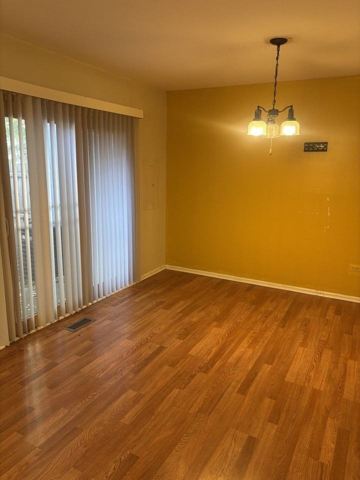 8028 S Kingston Ave - Photo 5 of 8