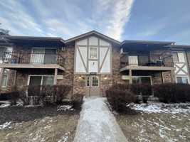 featured image of 16W486 Lake Dr #7-102