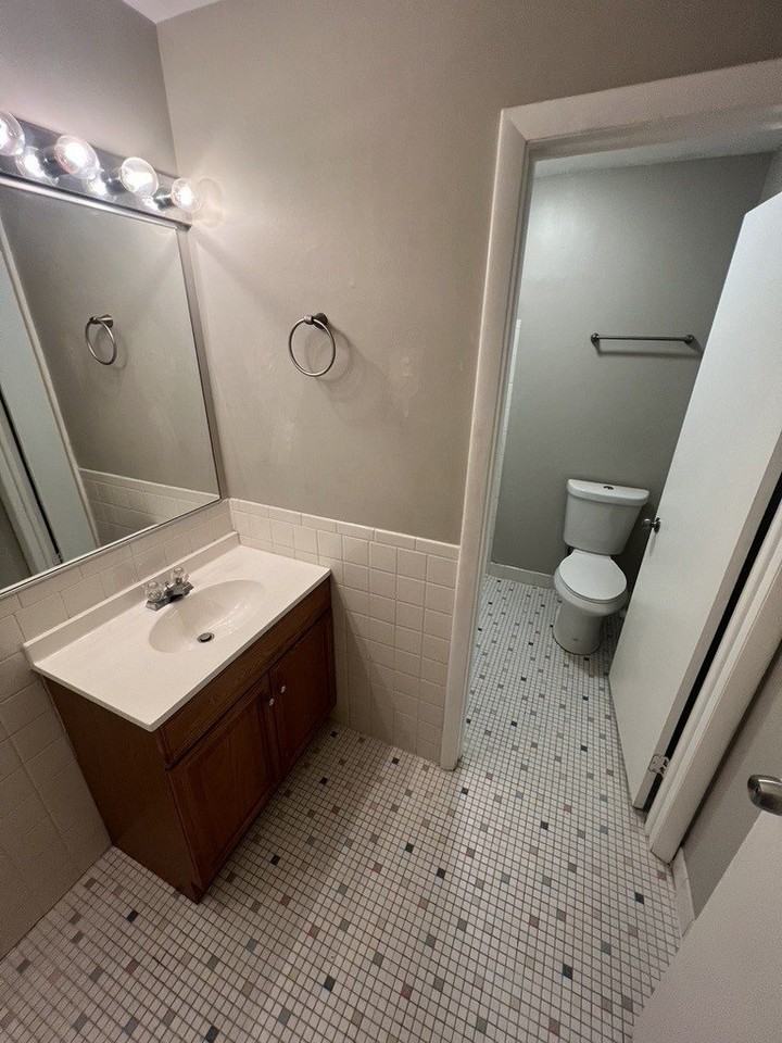 16W486 Lake Dr Apt 7-102 #7-102 - Photo 4 of 11