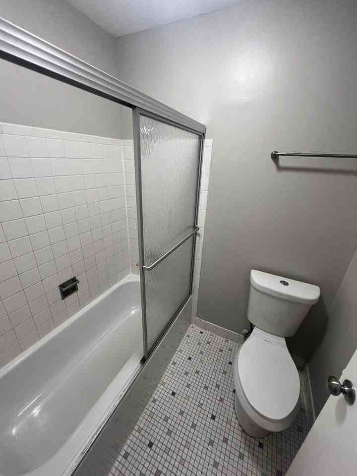 16W486 Lake Dr Apt 7-102 #7-102 - Photo 6 of 11