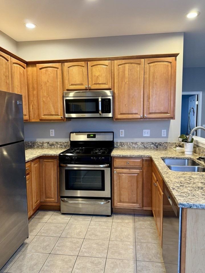 235 N Sacramento St Apt C #C - Photo 4 of 12