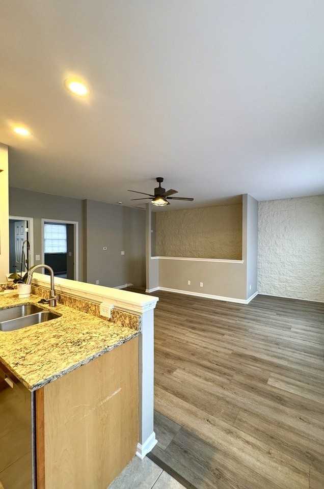 235 N Sacramento St Apt C #C - Photo 5 of 12