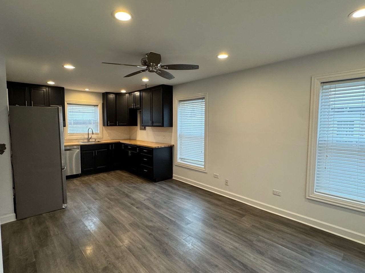 1892 White St - Photo 3 of 18