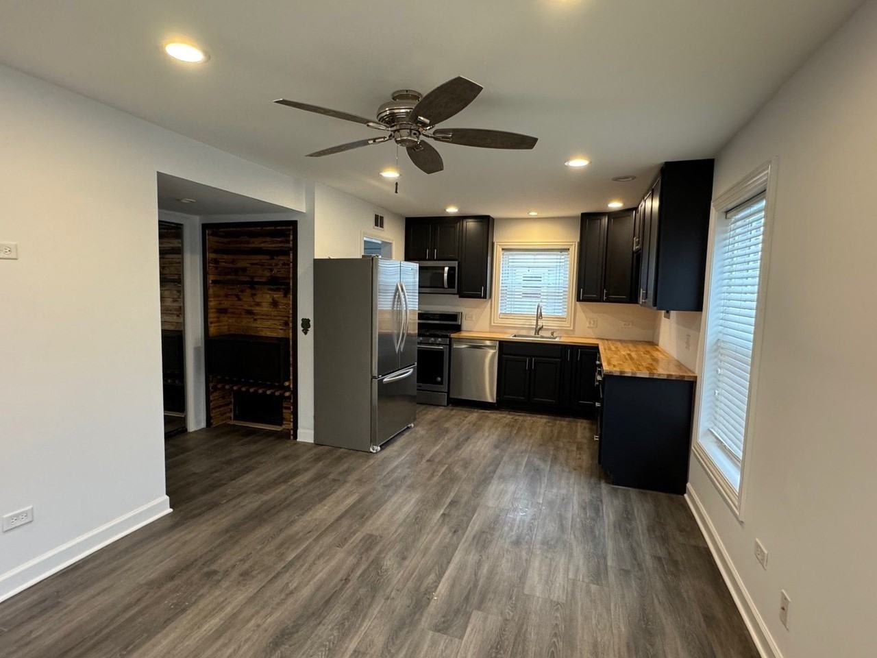 1892 White St - Photo 4 of 18