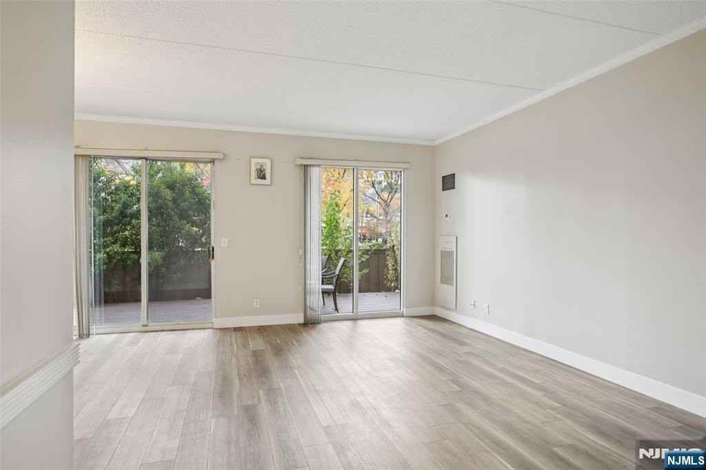 1077 River Rd - Photo 2 of 19