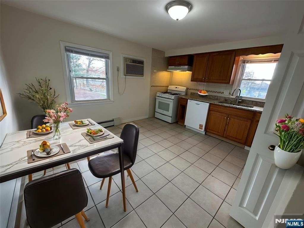 368 New York Ave - Photo 2 of 16