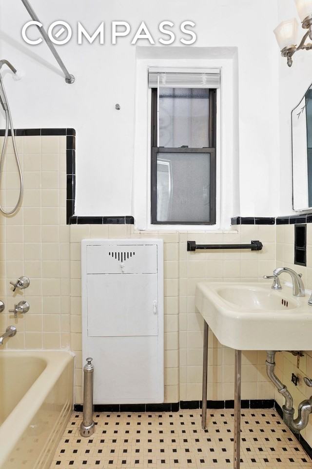 125 Ocean Ave #1E - Photo 3 of 5