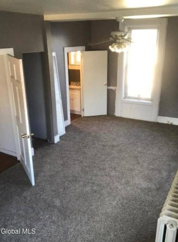 821 23rd St #1stFL - Photo 7 of 12