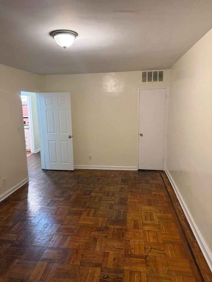 E 227th St #1 - Photo 5 of 10