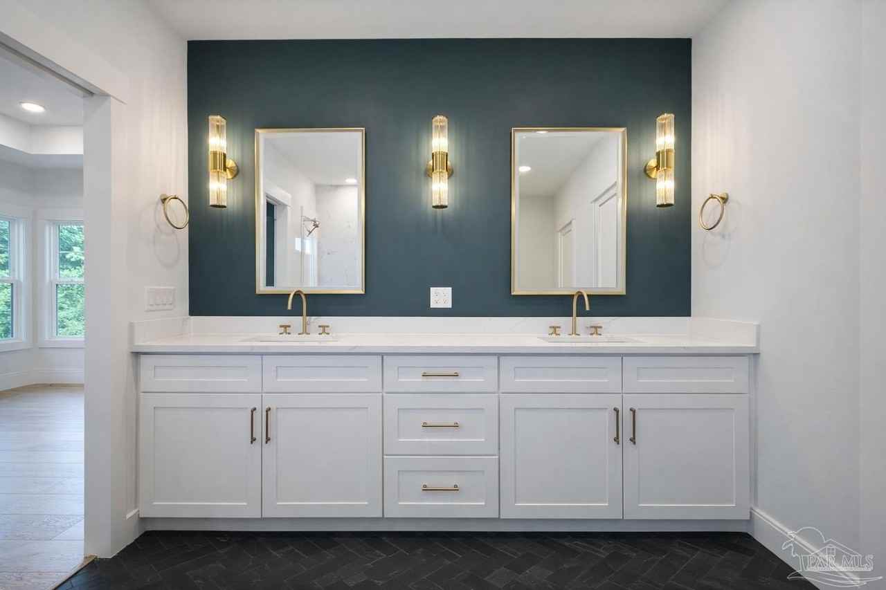 606 E Leonard St - Photo 2 of 14