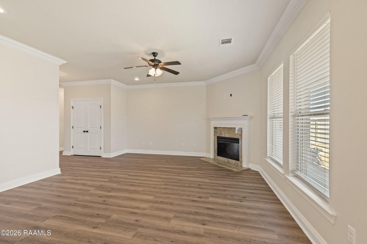 122 Maddox Jude Dr - Photo 7 of 34