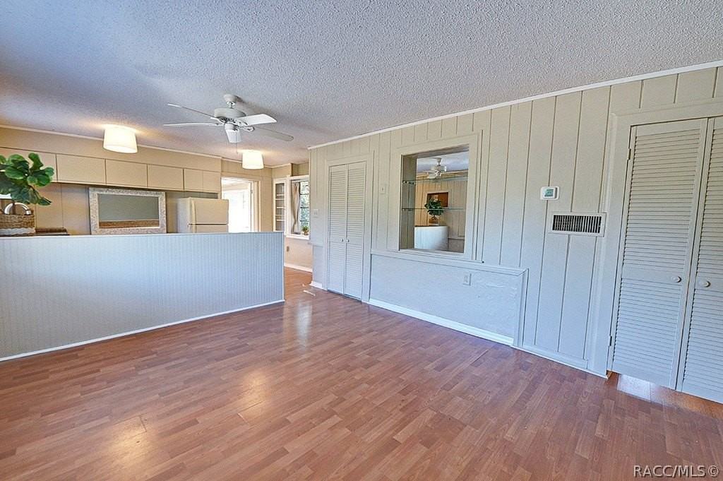 323 Ella Ave - Photo 7 of 41