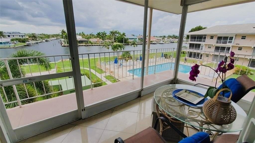 745 Se 19th Ave #314 - Photo 2 of 18