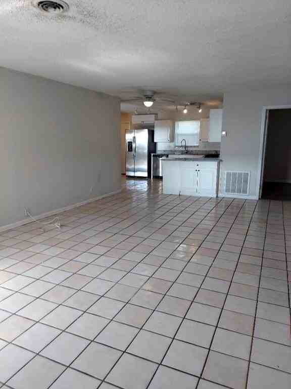 10202 Plant Dr - Photo 4 of 12