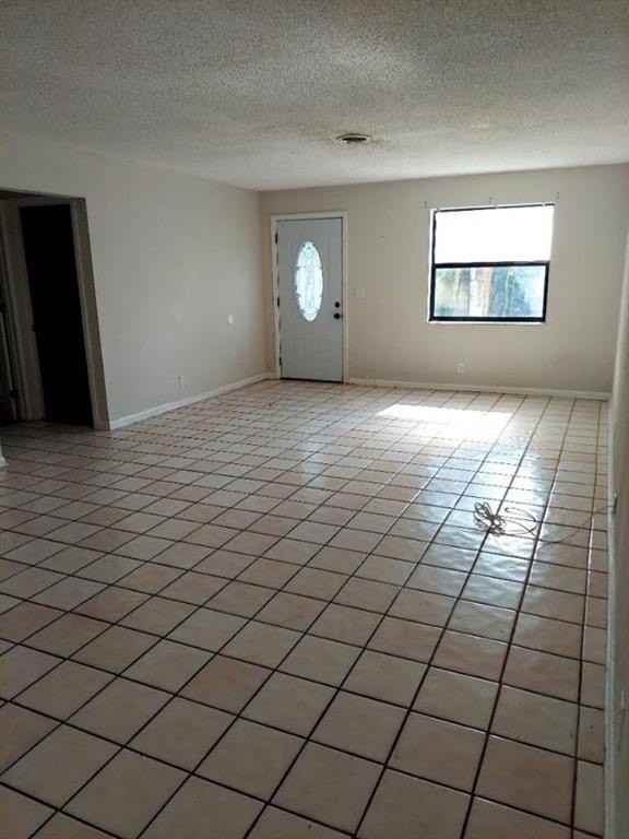 10202 Plant Dr - Photo 5 of 12