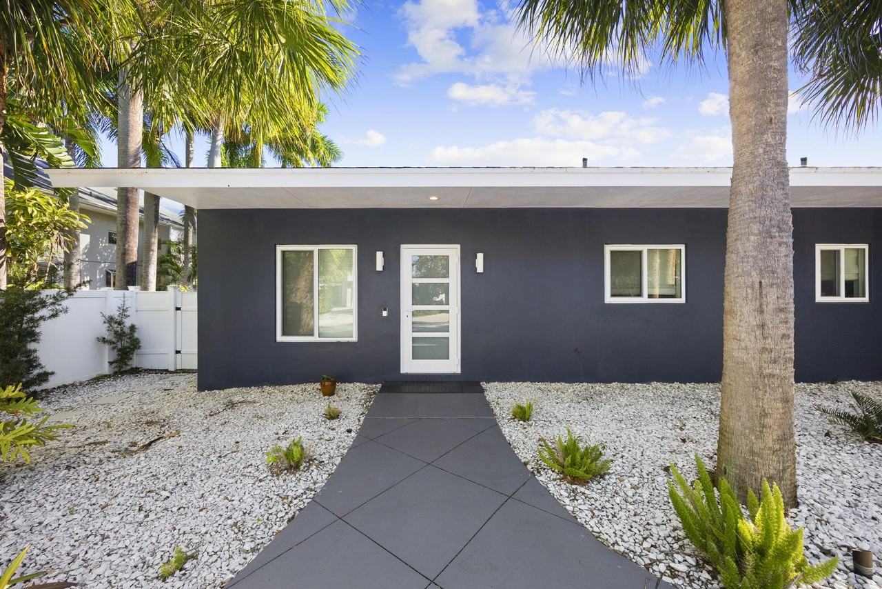 930 Nw 4th Ct - Photo 4 of 50