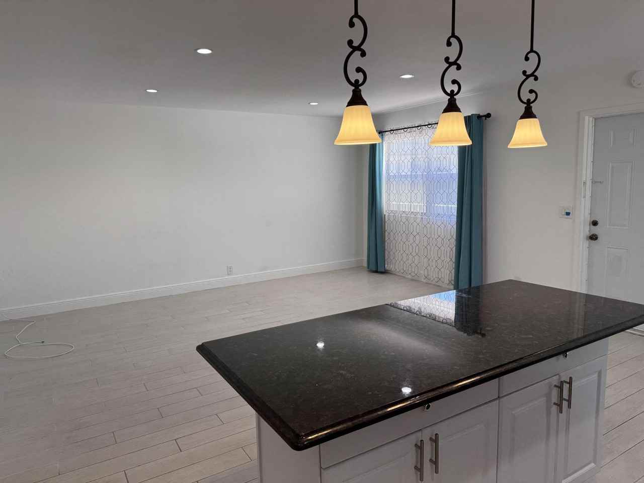 669 Monaco N - Photo 3 of 13