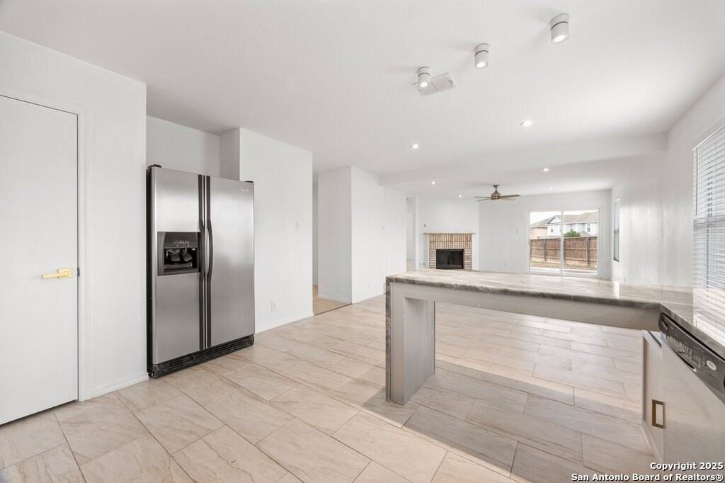 6103 Amherst Bay - Photo 7 of 25