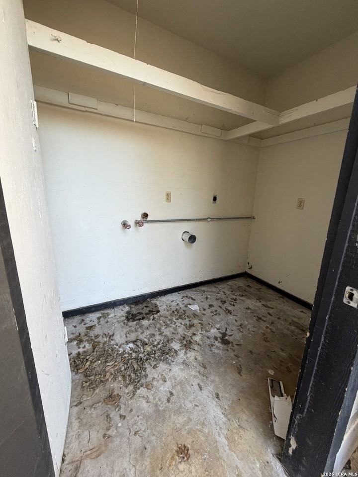 5915 Highfield St - Photo 7 of 13