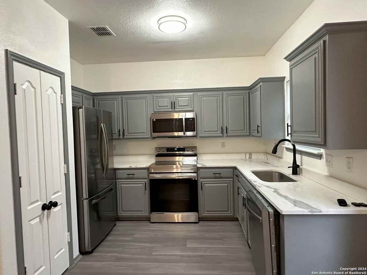 7123 Norman Ln - Photo 4 of 14