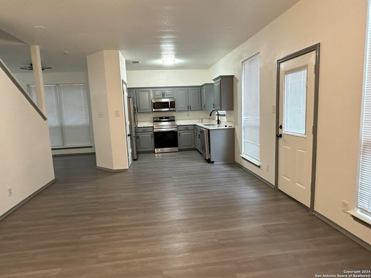 7123 Norman Ln - Photo 5 of 14