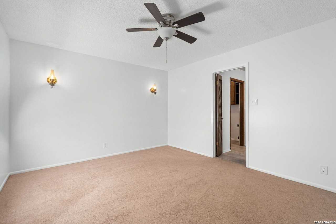 335 Madrid Dr - Photo 7 of 15