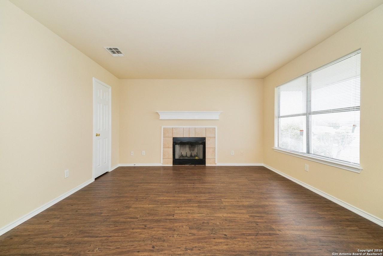 1017 Schertz Pkwy - Photo 6 of 25