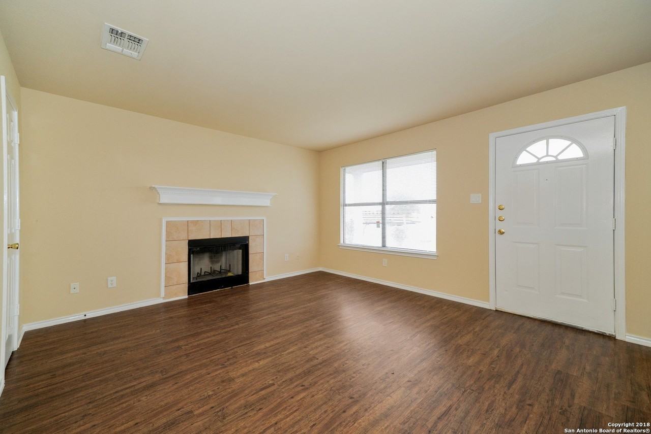 1017 Schertz Pkwy - Photo 7 of 25