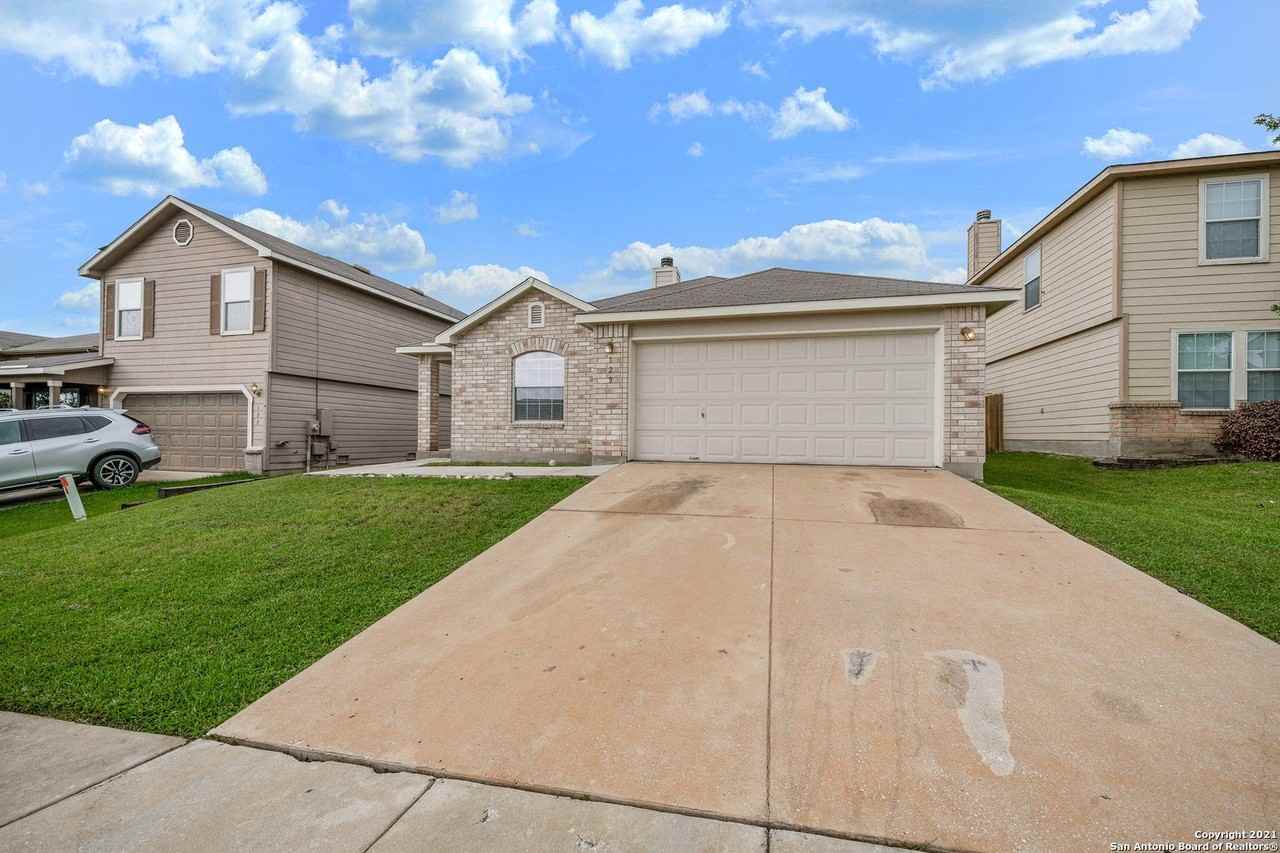 129 Creek Run - Photo 3 of 27