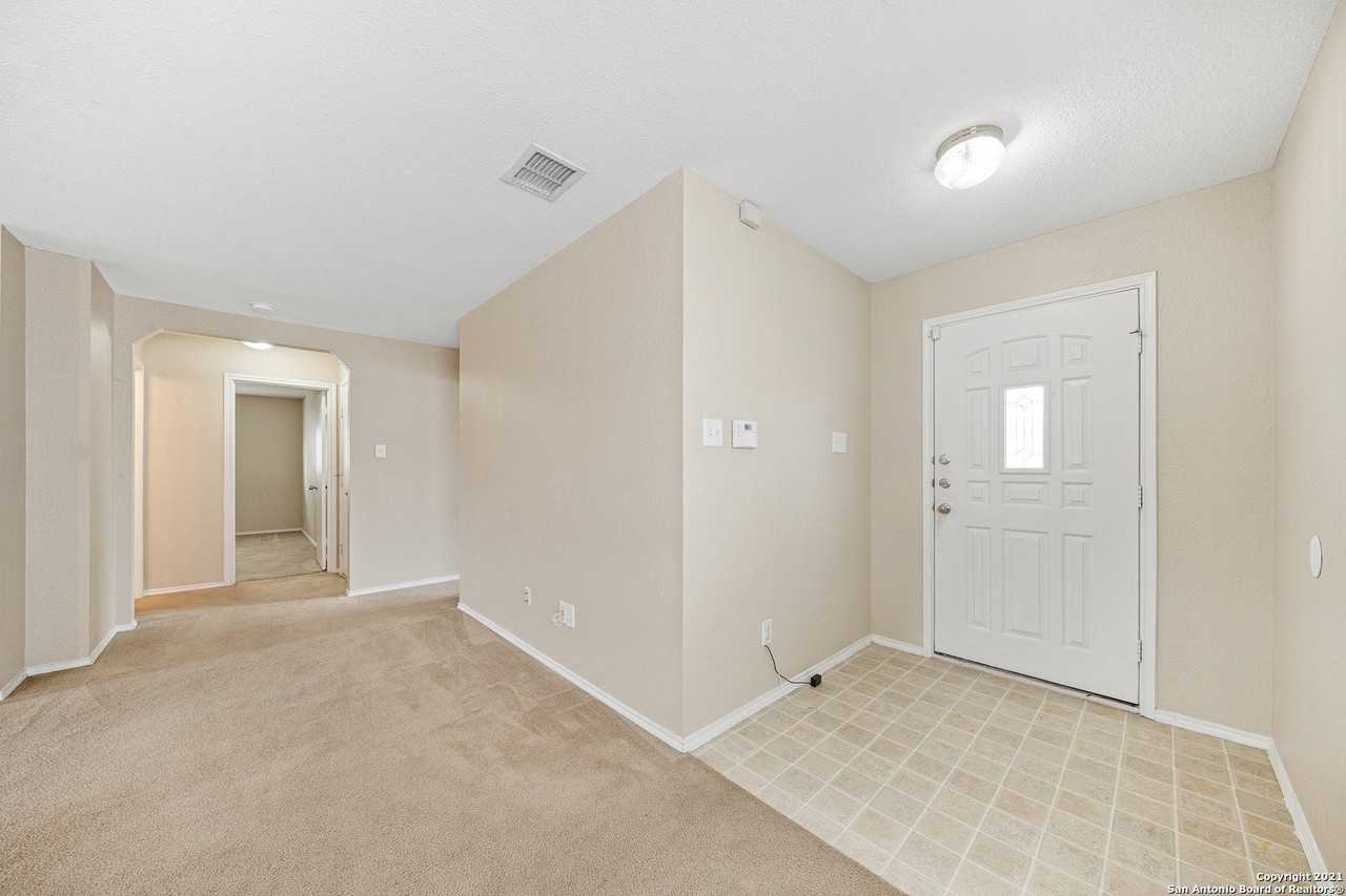 129 Creek Run - Photo 5 of 27